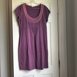 Lovely lilac dress with embroidered stitching